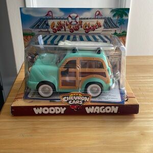 Chevron Cars Woody Wagon NIB